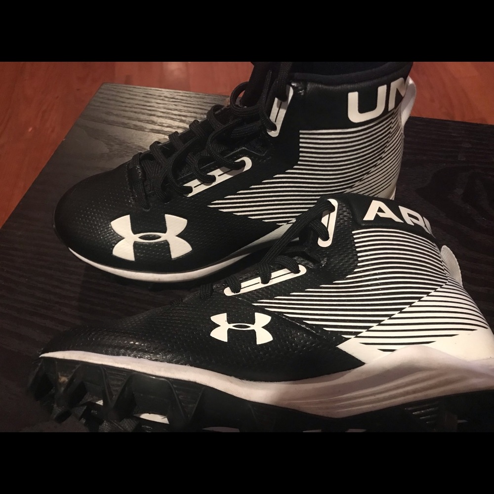 Boys Under Armour Football Cleats